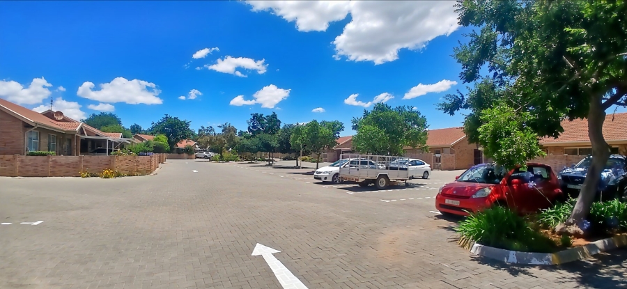 2 Bedroom Property for Sale in Fleurdal Free State